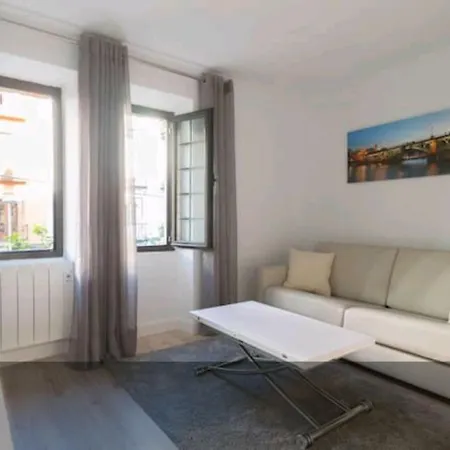 13 Calle San Jacinto Seville