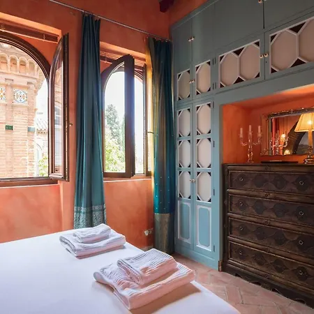 Oriental Gardens Views 2 Pax * Seville
