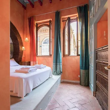 Oriental Gardens Views 2 Pax * Seville