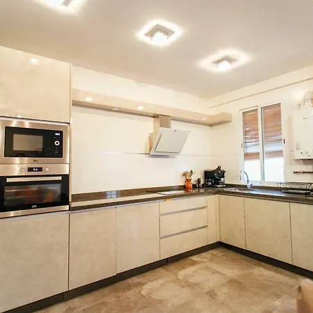 Apartment Wide And Diaphanous- 3bd 2bth- Alcazar *