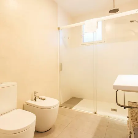 Wide And Diaphanous- 3bd 2bth- Alcazar Apartment