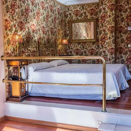 Alabardero Hotel