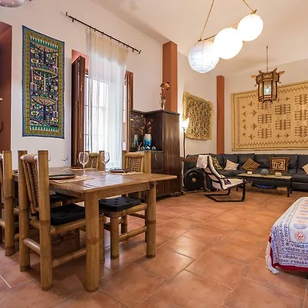 Goyeneta Central Deluxe Palace Apartment