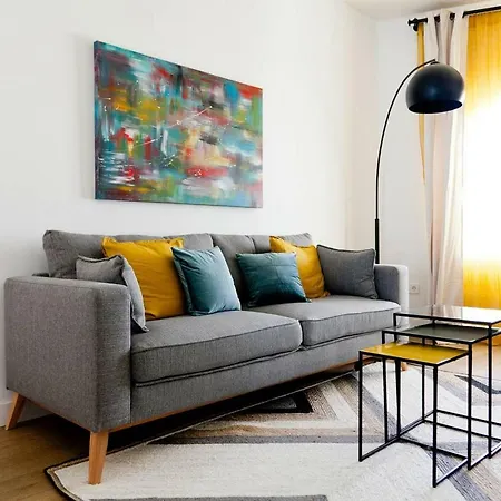 Gotoseville Gerona Apartment