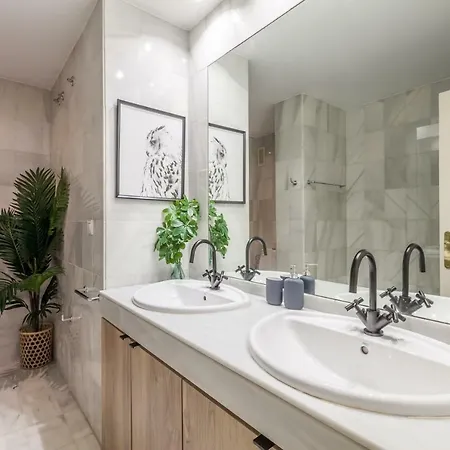 Giralda Center. Best Location. San Bernardo *