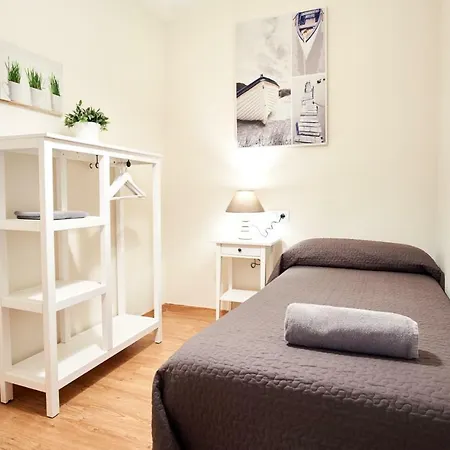 Resolana Walls Apartment Seville