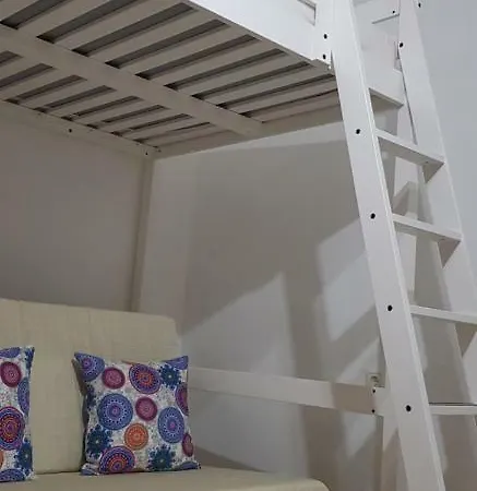 Center Apartment *