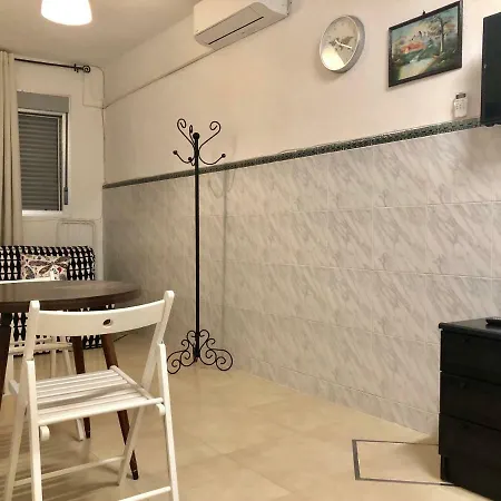 Center Apartment *