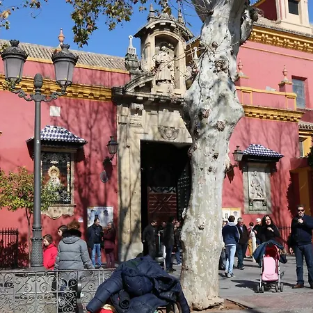 Calle Martinez Montanes, 19 *