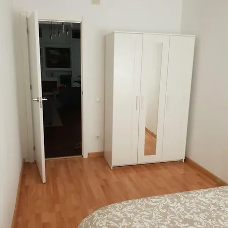Atico En Triana Con Terraza 36m2 Y Jacuzzi * Seville