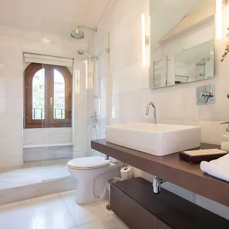 Oriental Gardens Views 2 Pax Apartment