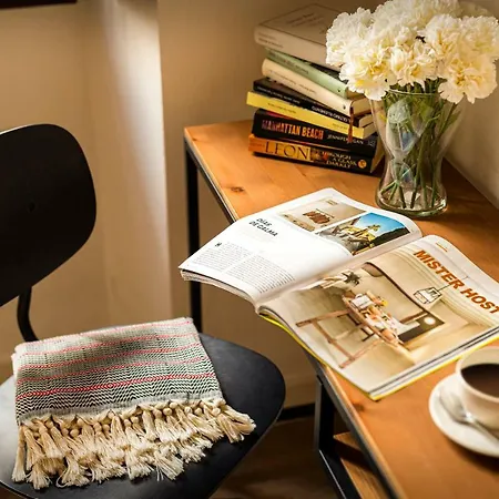 Apartment Misterhost Triana Patio De Flores Seville