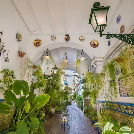 Apartment Misterhost Triana Patio De Flores *
