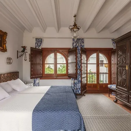 Elvira, Exclusive Pool And Gardens In The Heart Of Sevilla