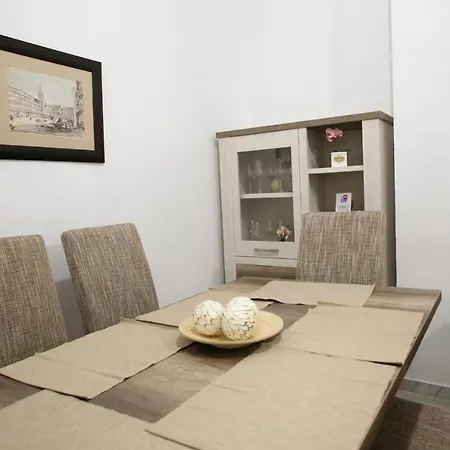 Santa Ana Donkey Apartment Seville