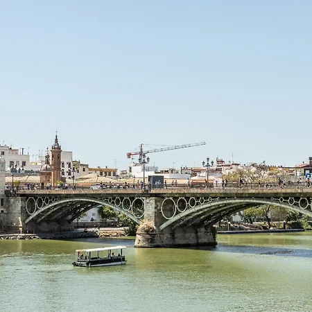 Waou Cosy I Cathedral Apartment Seville