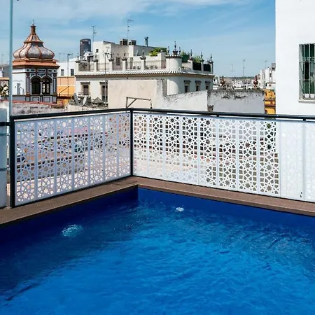 Unique House - Private Spa&pool -stayinseville Holiday home