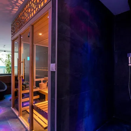 Holiday home Unique House - Private Spa&pool -stayinseville