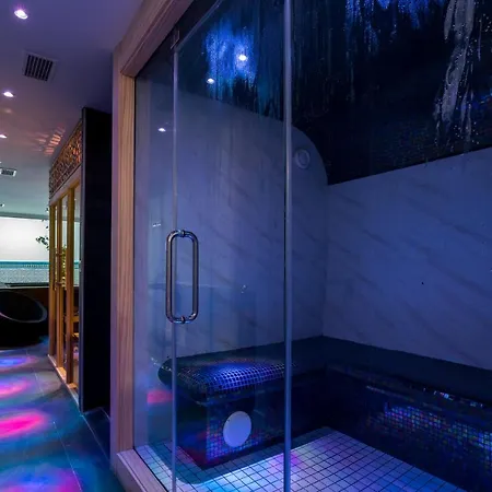 Unique House - Private Spa&pool -stayinseville Holiday home