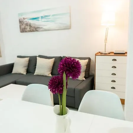 123 Calle San Vicente Apartment Seville