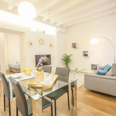 T&l Triana Loft - Just Like At *