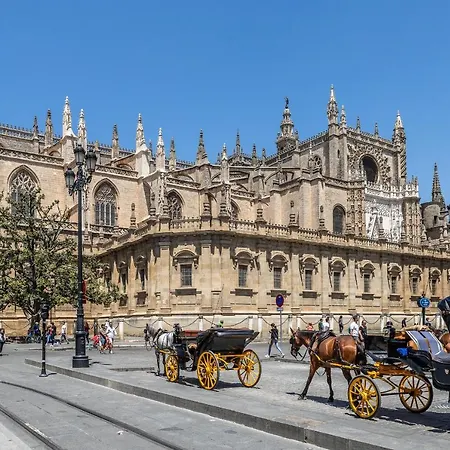 Waou Cosy I Cathedral Apartment Seville