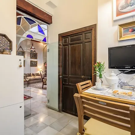 Apartment House With 2 Bedrooms In Sevilla, With Enclosed Garden And Wifi - 80 K *