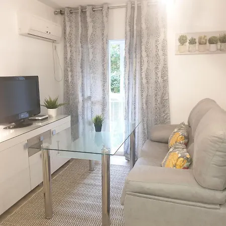 Dona Lola House *