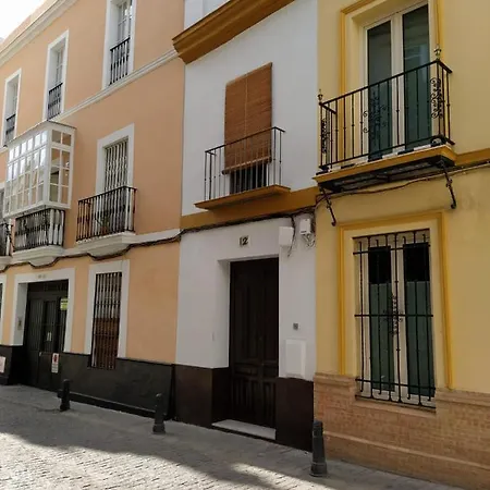 Centrico, Patio Tipico Sevillano Apartment *