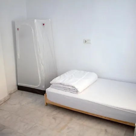 Alameda House Guest house *