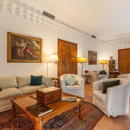 Elvira, Exclusive Pool And Gardens In The Heart Of