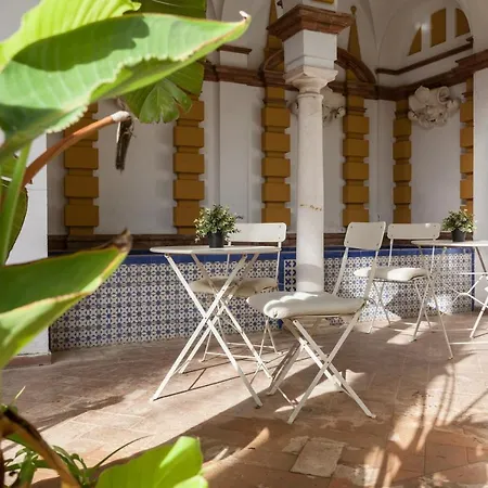 Elvira, Exclusive Pool And Gardens In The Heart Of