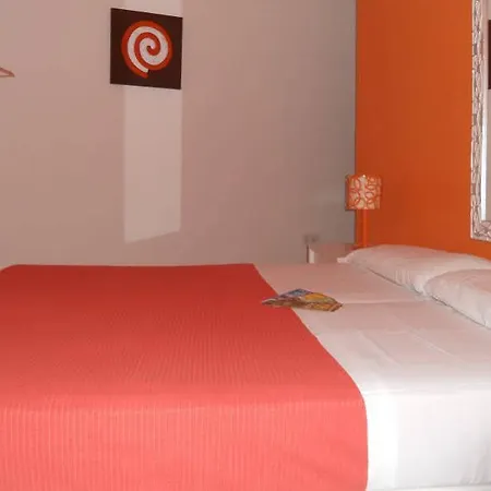 New Samay Hostel Seville