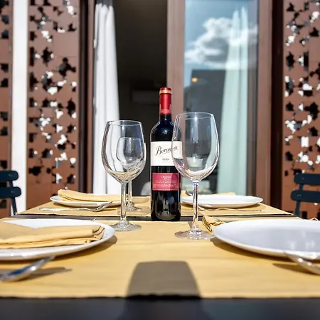 Apartamento Con Terraza En San Luis * Seville