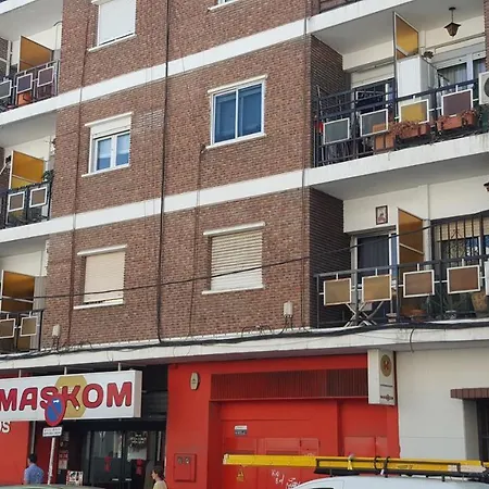 Atico En Triana Con Terraza 36m2 Y Jacuzzi * Seville