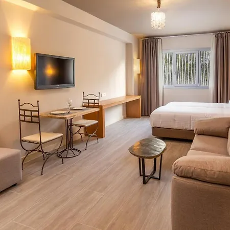 By Qhotels * Sevilla