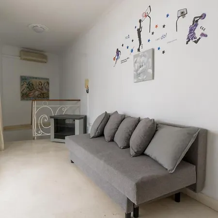 Historic House In City Center Seville