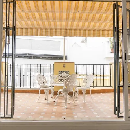 Historic House In City Center Seville