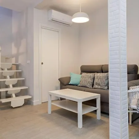 Castilla Triana Courtyard By Valcambre Apartamento *