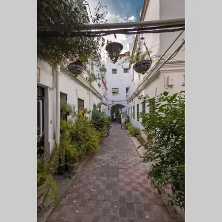 Castilla Triana Courtyard By Valcambre * Sevilha