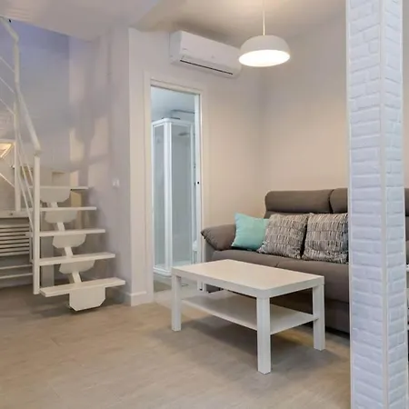 Apartamento Castilla Triana Courtyard By Valcambre