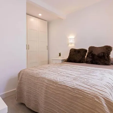 Castilla Triana Courtyard By Valcambre Apartamento *