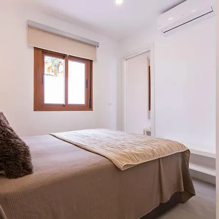 Castilla Triana Courtyard By Valcambre Apartamento
