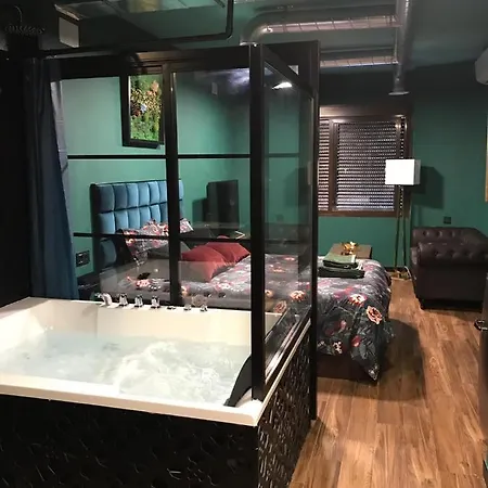 Apartment Triana Jacuzzi *