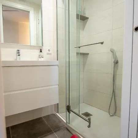 Apartamento Con Terraza En San Luis * Seville