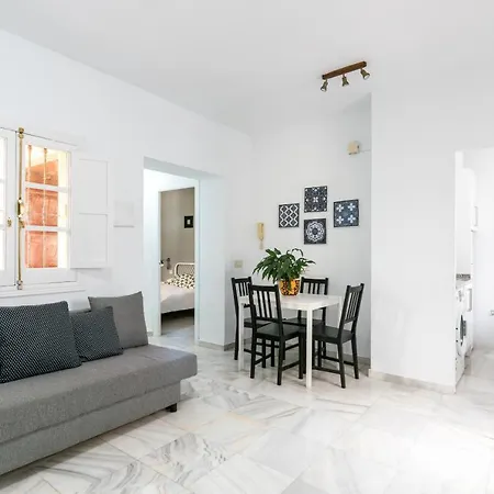 Svl - Sunny And Bright At Historical Center Apartment *