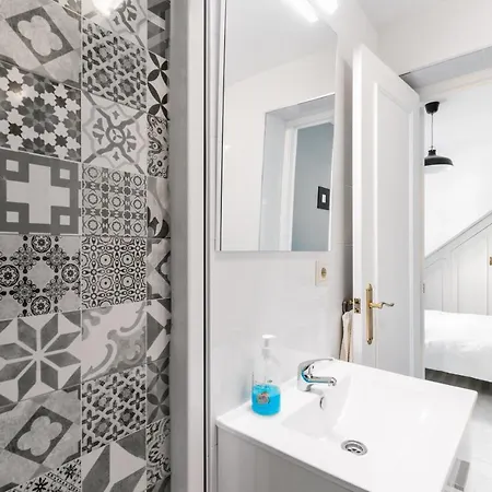 Apartment Svl - Sunny And Bright At Historical Center *