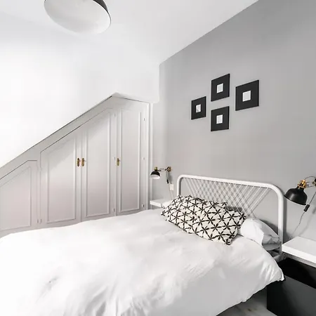 Svl - Sunny And Bright At Historical Center Apartment *