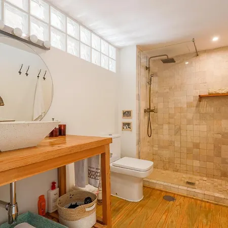 Cozy 1br Recently Renovated In Centre
