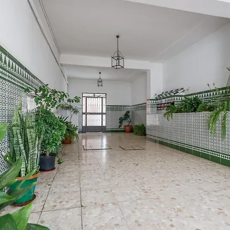 Apartment Cozy 1br Recently Renovated In Centre *
